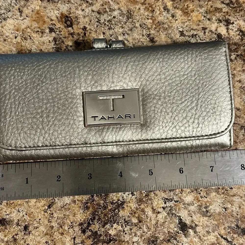 Tahari Metallic Silver Wallet with Kiss Lock Closure Identity Protect Lining - Picture 8 of 12